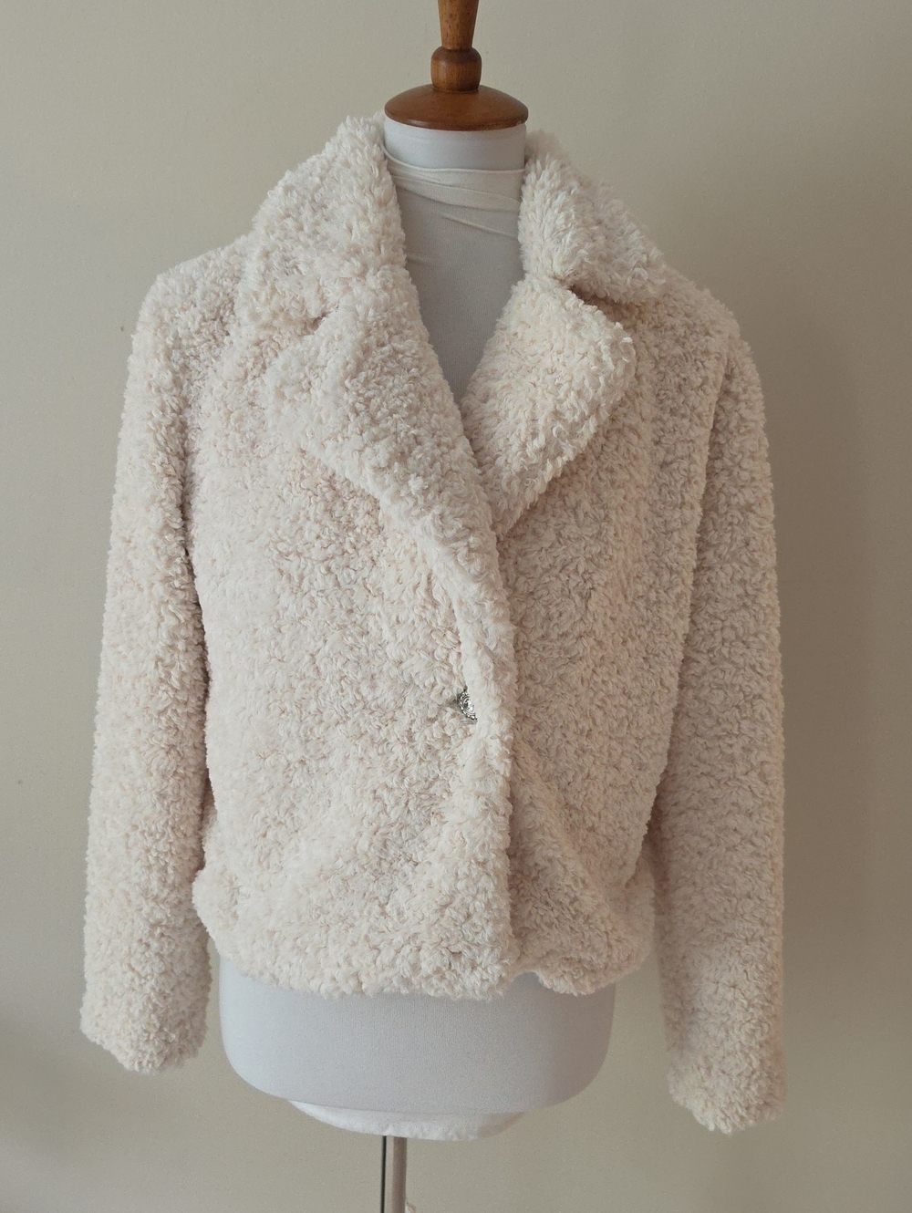 Jessica Simpson Cozy Plush Faux-Sherpa Jacket in Cream Brand New